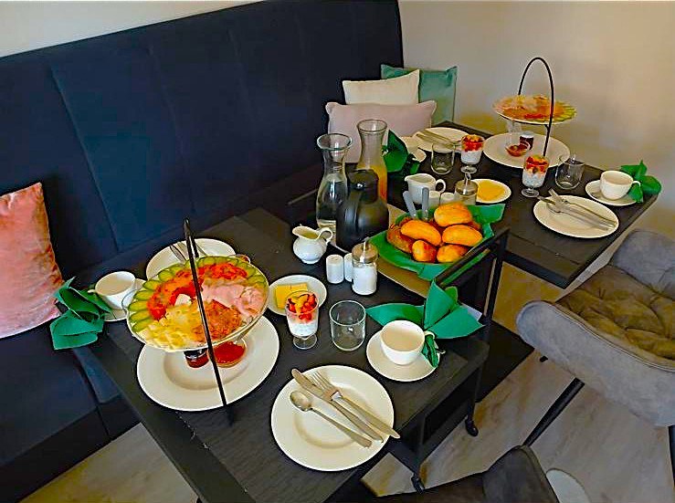 Reichhaltiges Frühstück in der Pension Wiegele